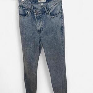 Abercrombie & Fitch The '90s Straight Ultra High Rise